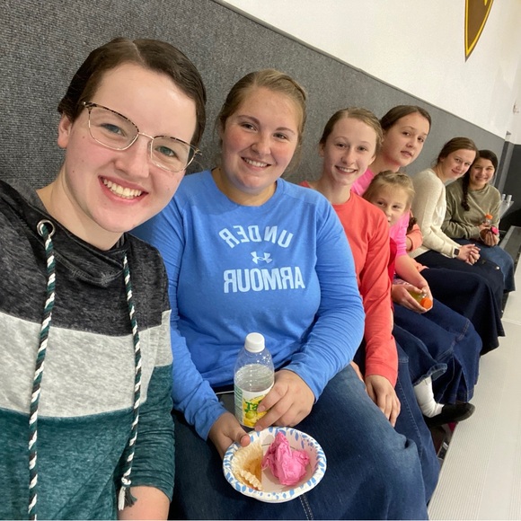 Meet your Posher, Faith - Picture 4 of 16